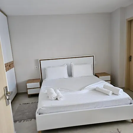 Alex's Apartment