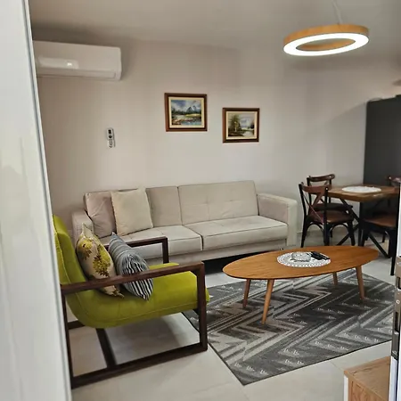 Alex's Apartment *